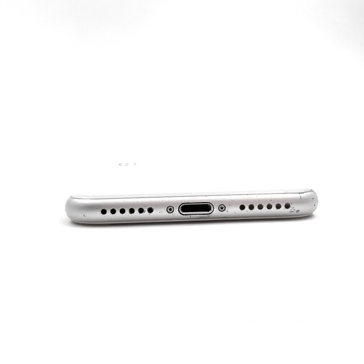 【最速発送】Apple iPhone iPhone 8 256GB シルバー【難有】 86.7%