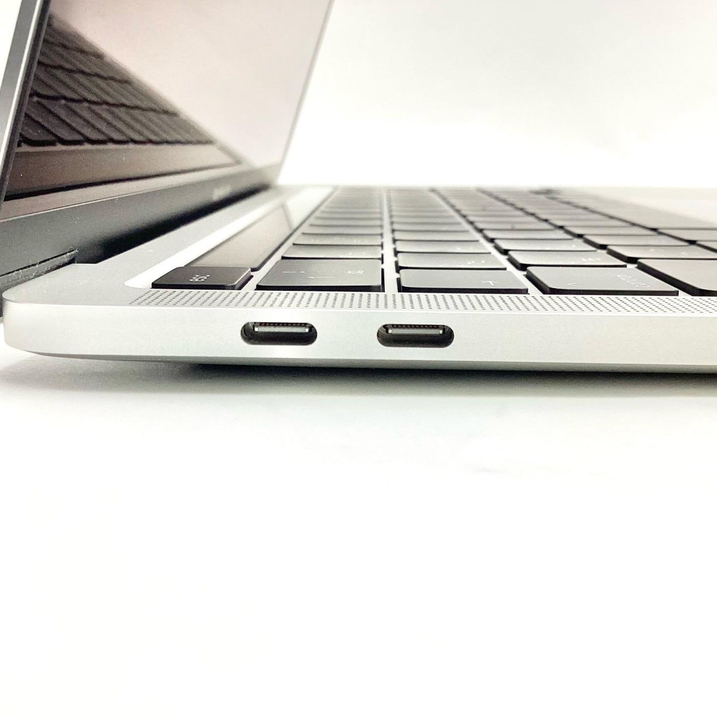 【全額返金保証】【最速発送】Apple MacBook Pro 13インチ 2020 Apple M1 8GB SSD 512GB シルバー 100% 超美品 動作確認済