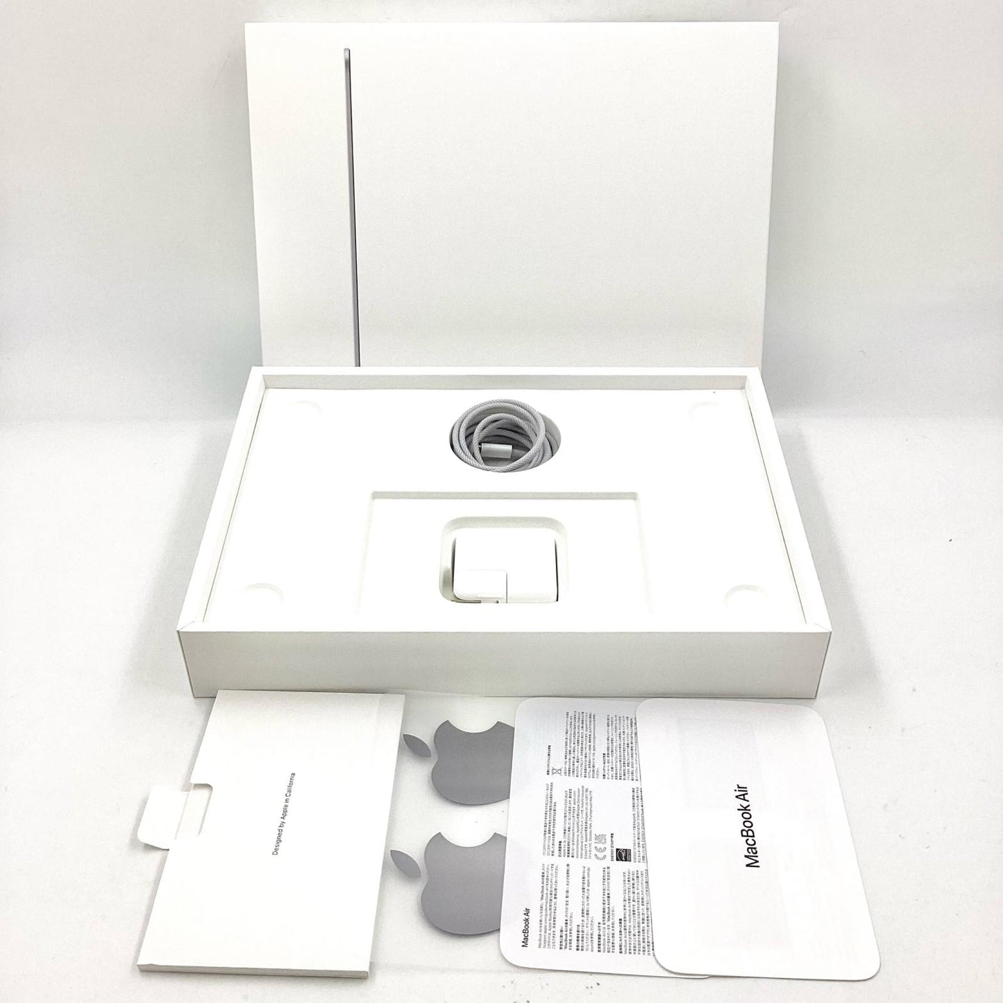 【全額返金保証】【最速発送】Apple MacBook Air 13インチ 2022 Apple M2 16GB SSD 256GB スペースグレイ 100% 美品 動作確認済