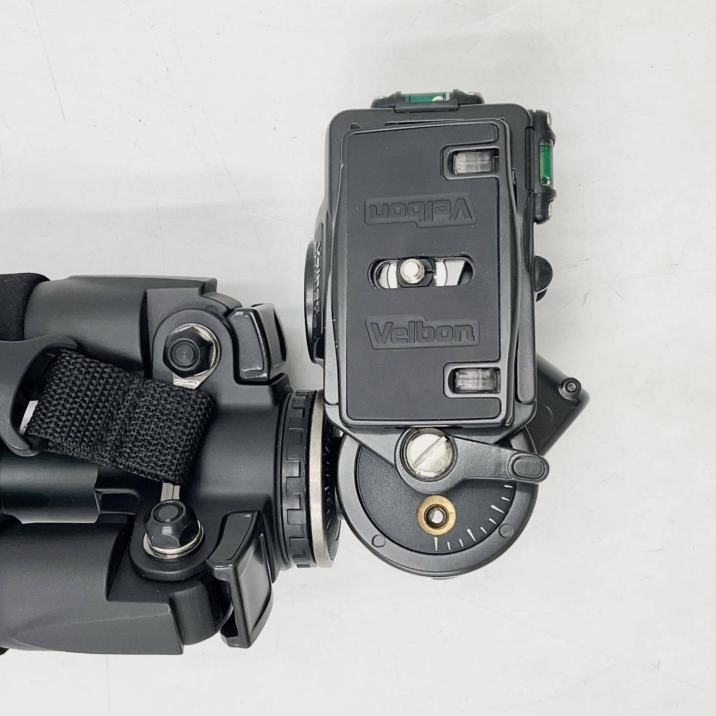 【全額返金保証】【最速発送】Velbon カーボン三脚 El Carmagne 635 美品 動作確認済
