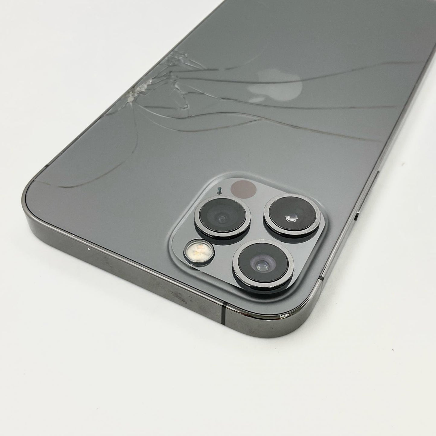 【全額返金保証】【最速発送】Apple iPhone iPhone 12 Pro 256GB グラファイト docomo 白ロム 動作確認済 75%