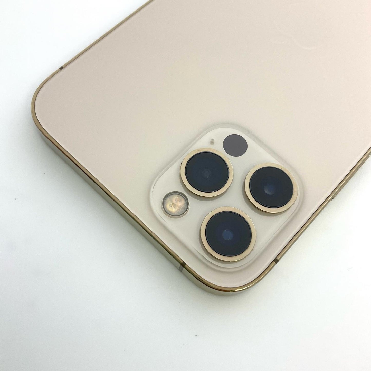 【全額返金保証】【最速発送】Apple iPhone iPhone 12 Pro 512GB ゴールド docomo 白ロム 動作確認済 79%