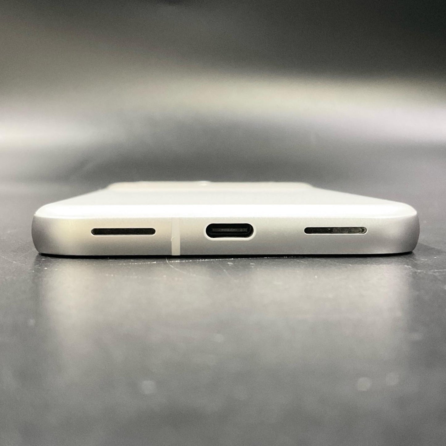 【全額返金保証】【最速発送】Google Pixel 8a 128GB ポーセリン docomo pixel 8a 白ロム 美品 動作確認済