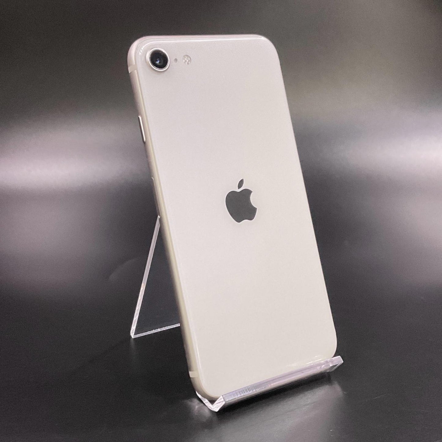 【全額返金保証】【最速発送】Apple iPhone iPhone SE（第3世代） 64GB スターライト docomo 動作確認済 80%