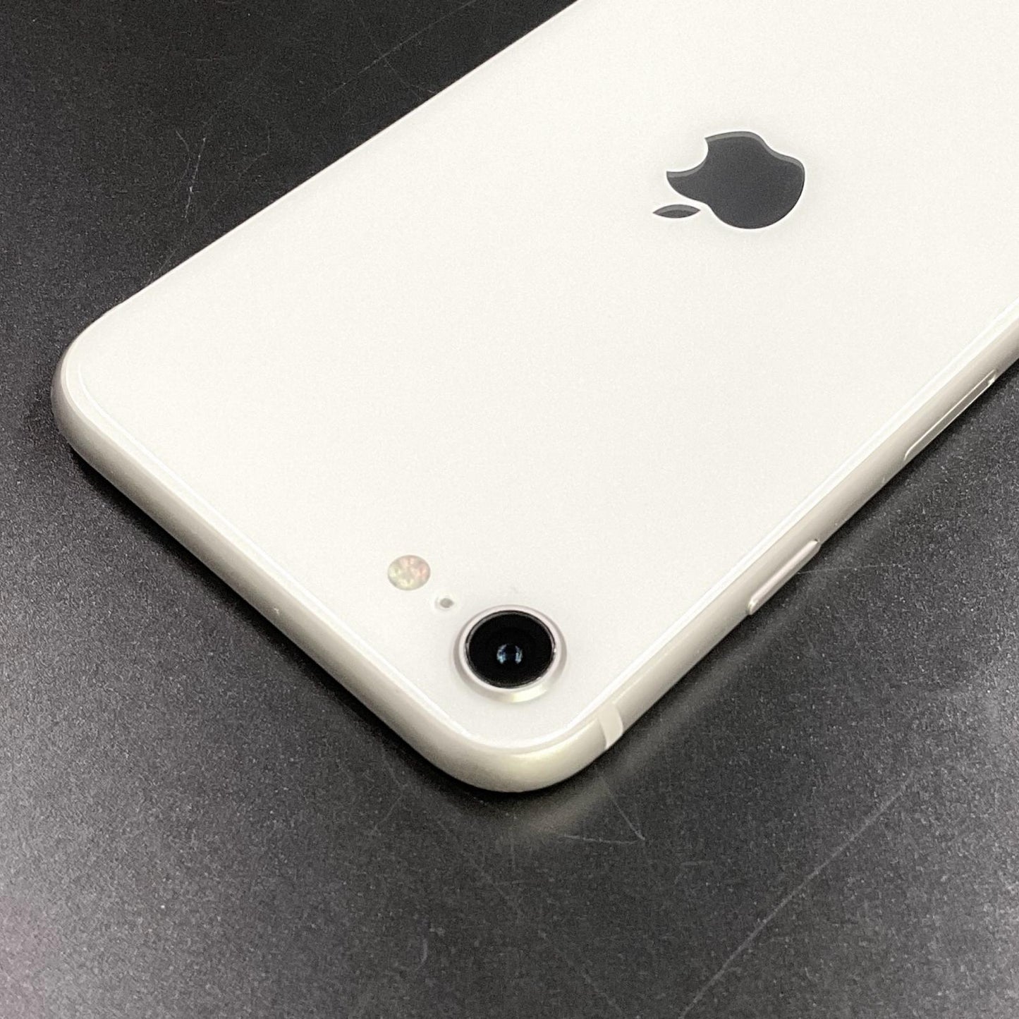 【全額返金保証】【最速発送】Apple iPhone iPhone SE（第3世代） 64GB スターライト 白ロム 動作確認済 85%
