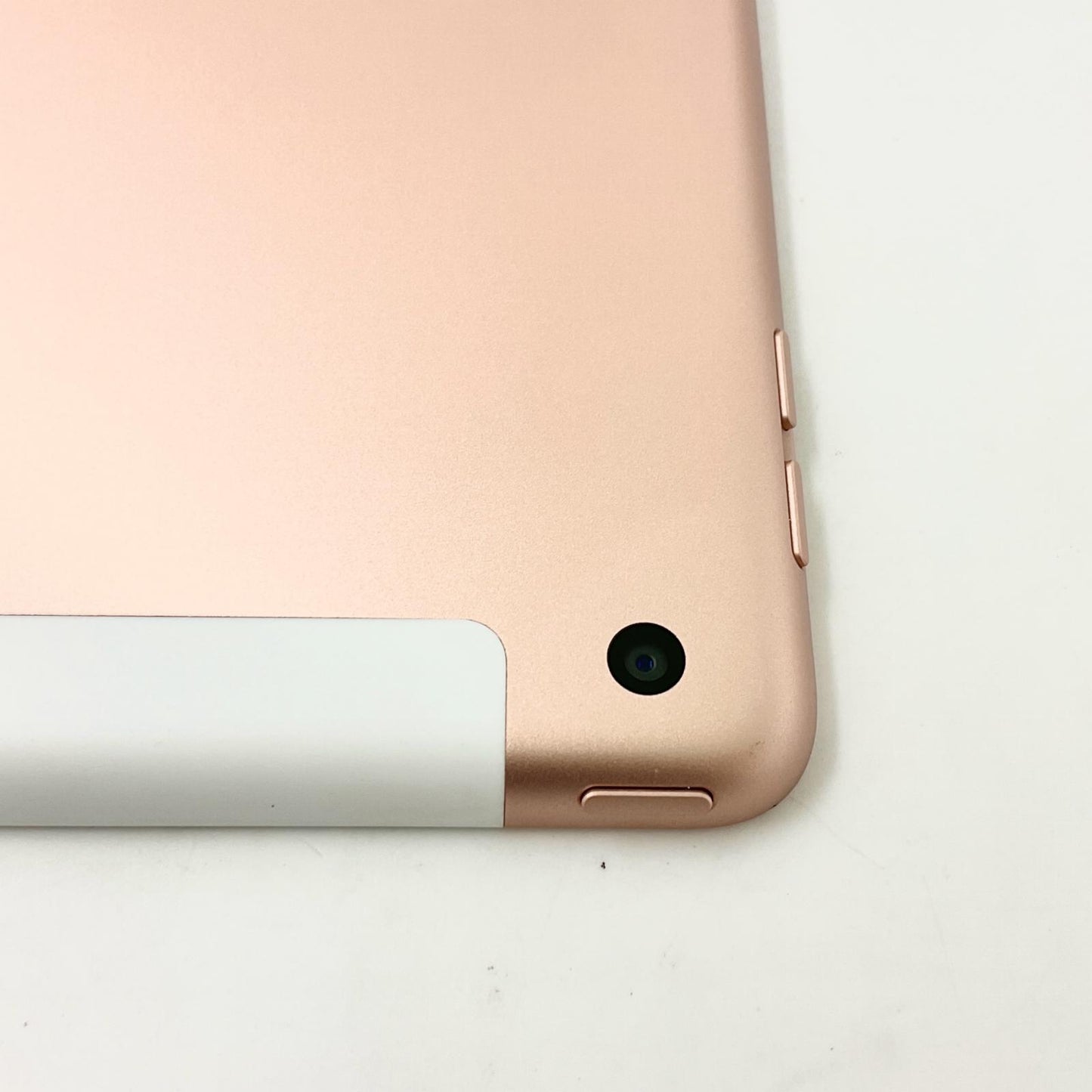 【全額返金保証】【最速発送】Apple iPad iPad 10.2インチ 第8世代 32GB ゴールド WiFi+Cellular au 白ロム 動作確認済