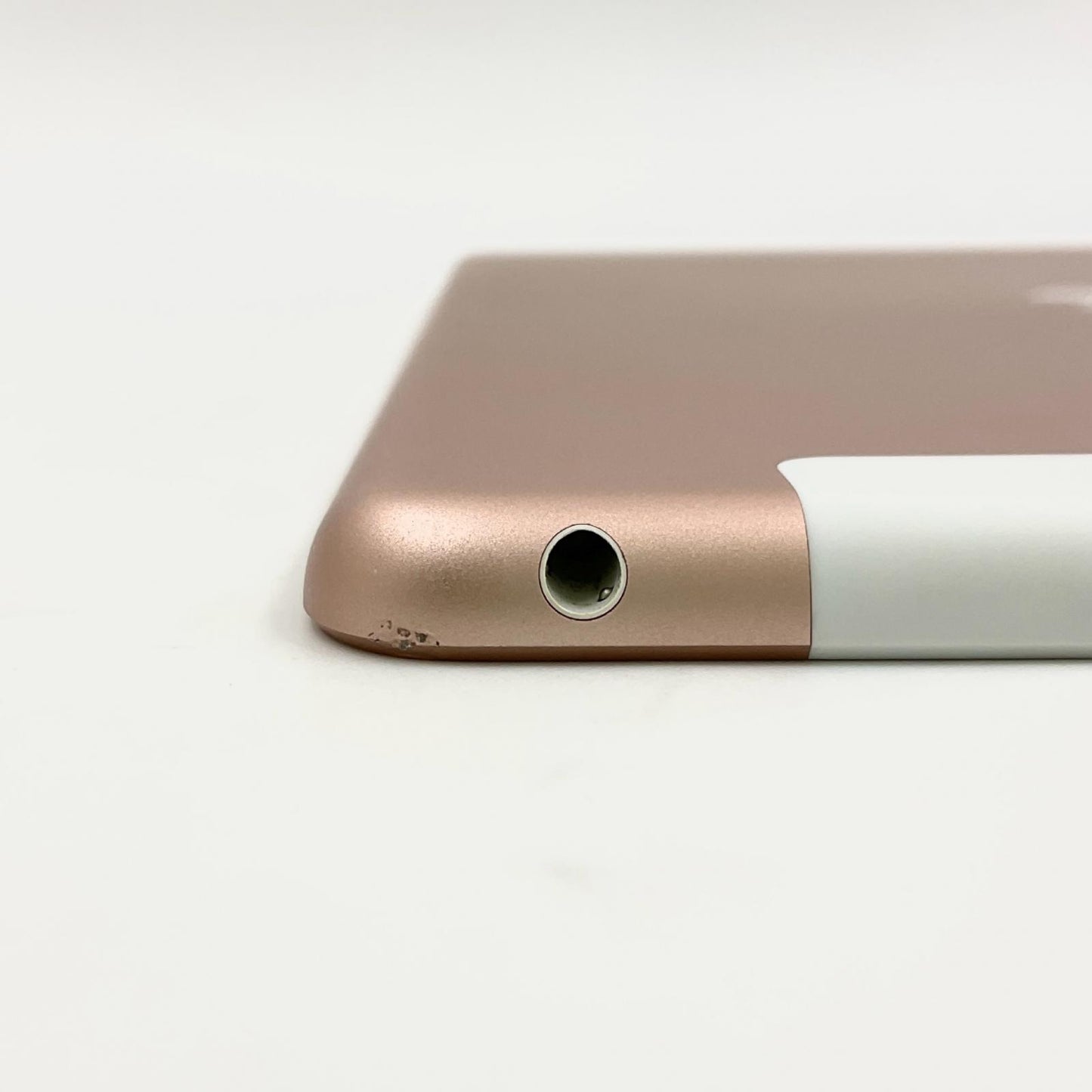 【全額返金保証】【最速発送】Apple iPad iPad 10.2インチ 第8世代 32GB ゴールド WiFi+Cellular au 白ロム 動作確認済
