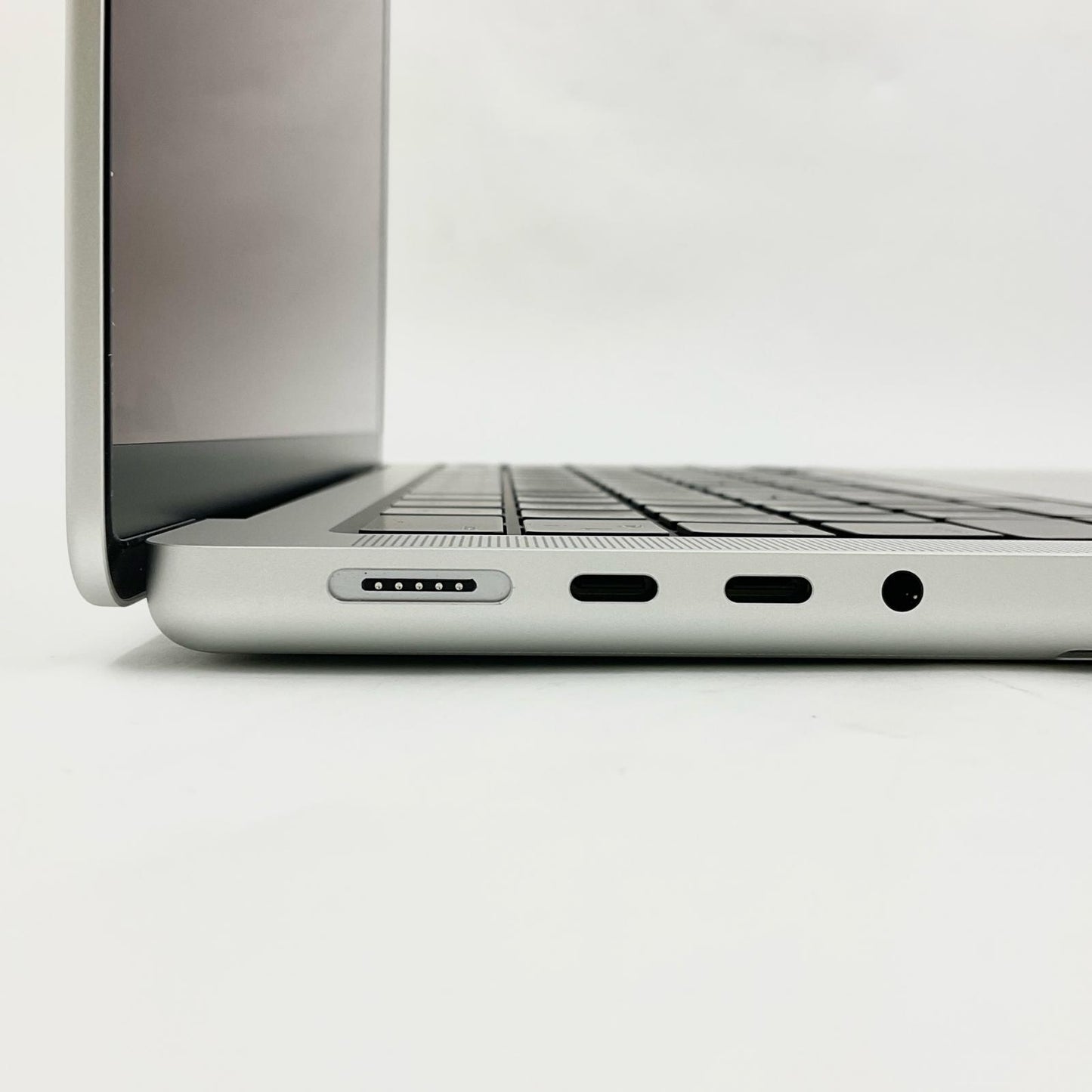 【全額返金保証】【最速発送】Apple MacBook Pro 14.2インチ 2023 M3 8コア 8GB SSD 512GB シルバー 100% 美品 動作確認済