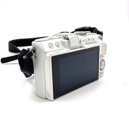 【最速発送】OLYMPUS デジタル一眼 PEN Lite E-PL6 ボディ ホワイト【難有】