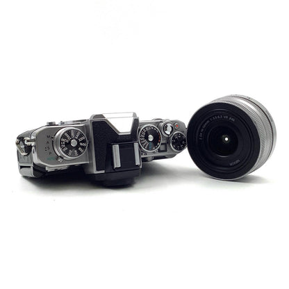 【全額返金保証】【最速発送】Nikon デジタル一眼 Z fc 16-50 VR レンズキット シルバー 美品 動作確認済
