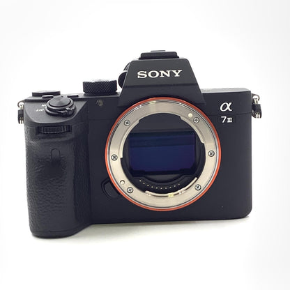 【全額返金保証】【最速発送】Sony デジタル一眼 α7 III ILCE-7M3 ボディ ブラック 動作確認済