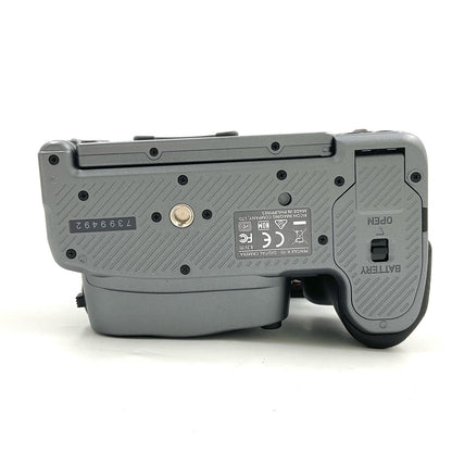 【全額返金保証】【最速発送】PENTAX デジタル一眼 K-70 ボディ シルキーシルバー 美品 動作確認済
