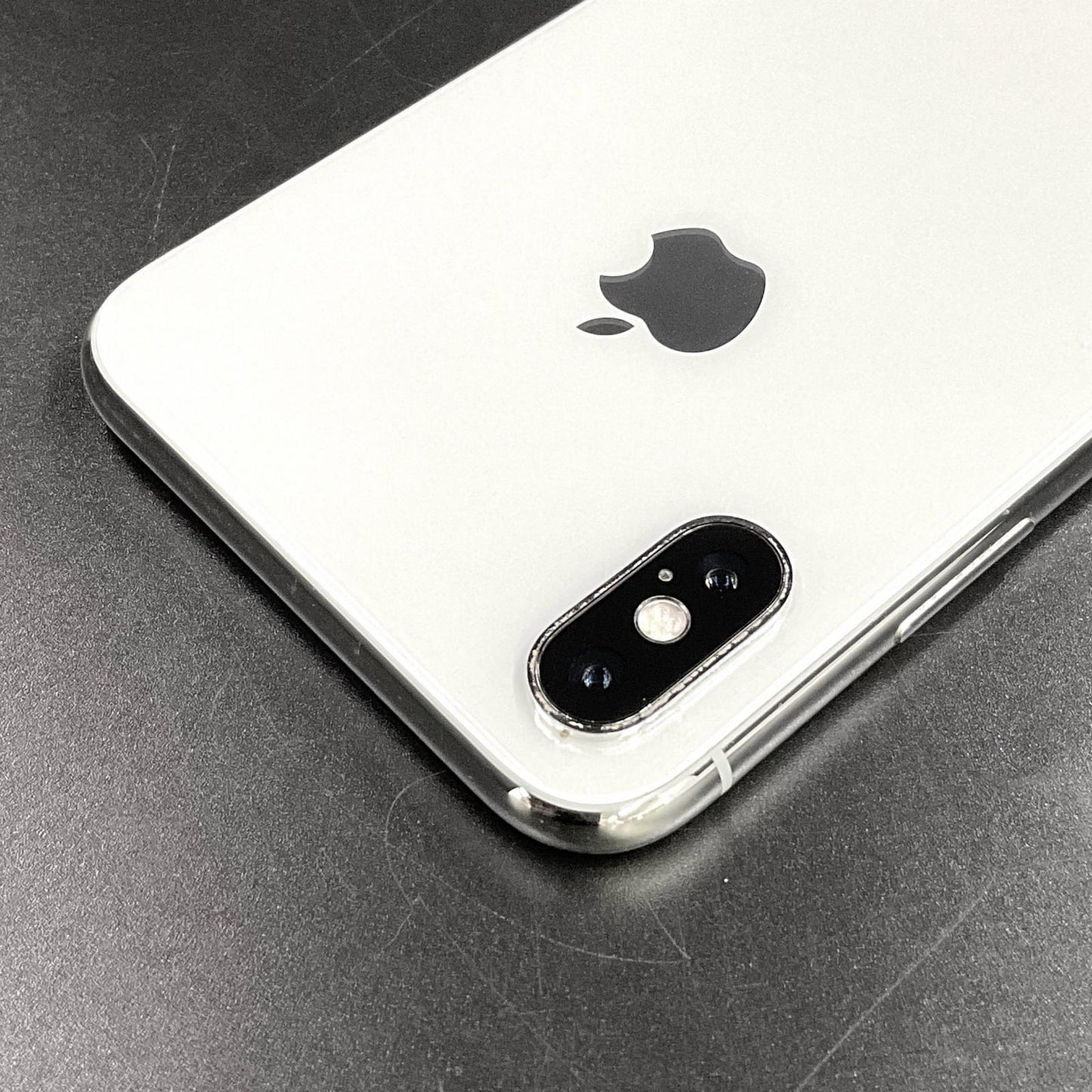 【全額返金保証】【最速発送】Apple iPhone iPhone X 64GB シルバー docomo 白ロム 動作確認済 80%