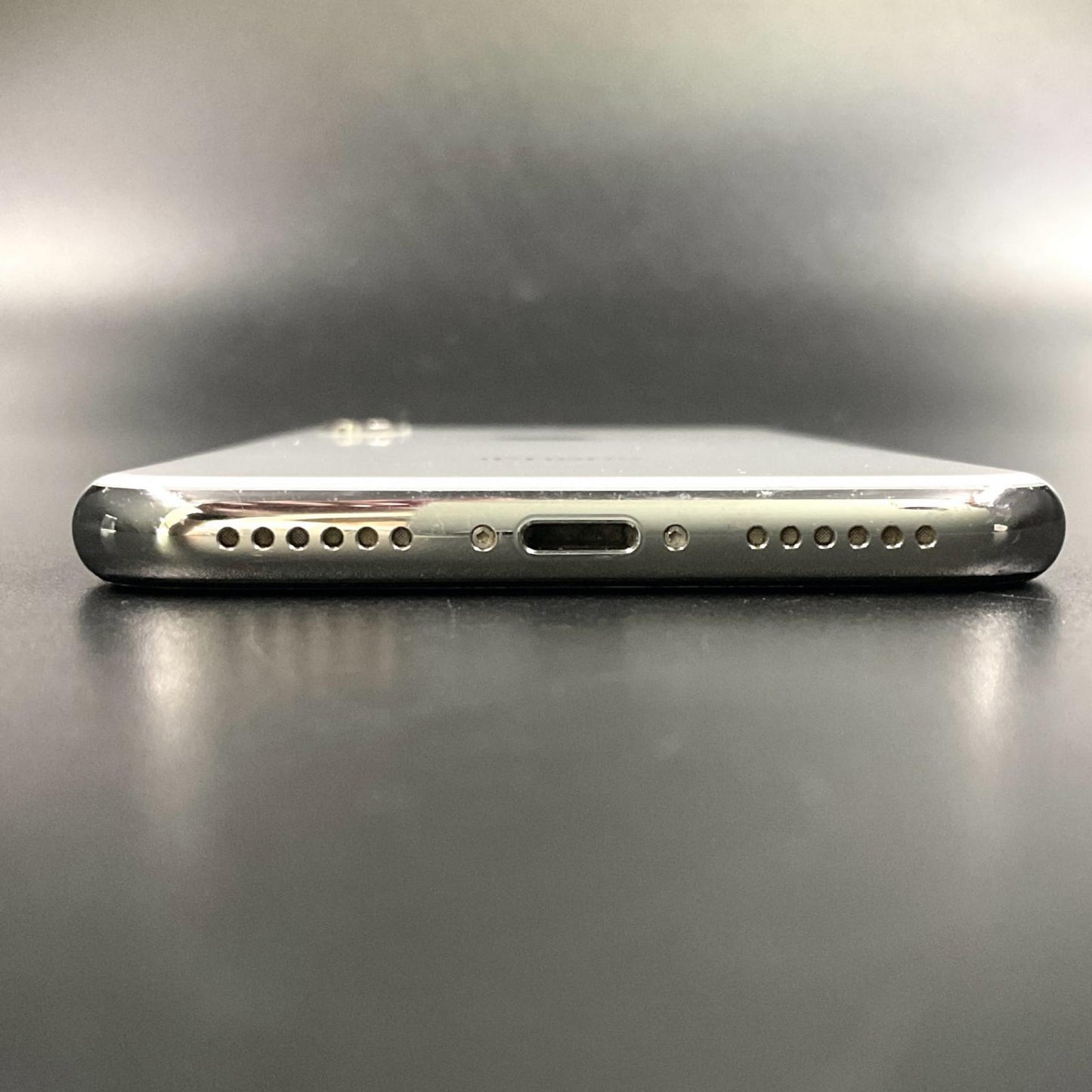 【全額返金保証】【最速発送】Apple iPhone iPhone X 64GB シルバー docomo 白ロム 動作確認済 80%