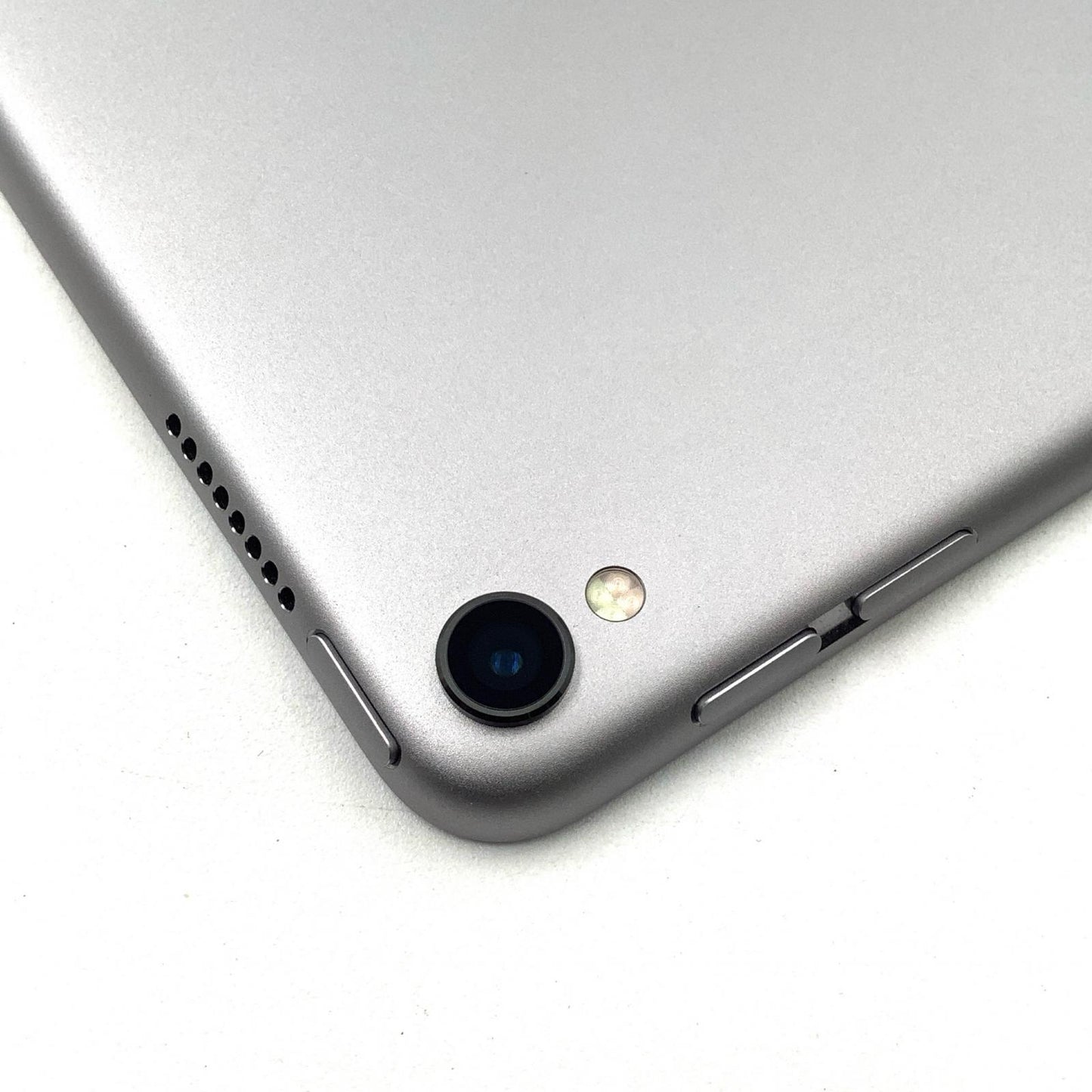 【最速発送】Apple iPad Pro 10.5インチ 256GB スペースグレイ Wi-Fi【難有】