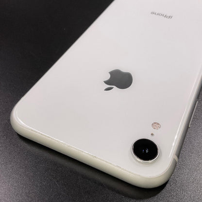 【全額返金保証】【最速発送】Apple iPhone iPhone XR 64GB ホワイト docomo 白ロム 動作確認済 76%