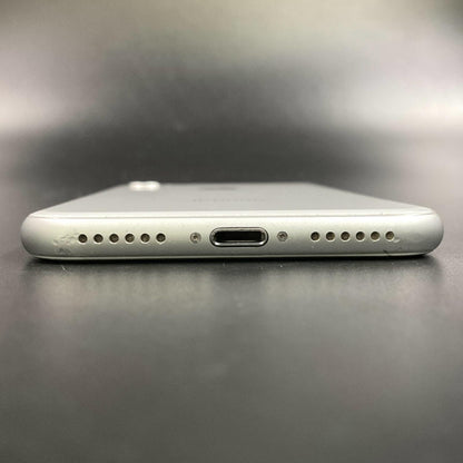 【全額返金保証】【最速発送】Apple iPhone iPhone 8 64GB シルバー Softbank SIMフリー 白ロム 動作確認済 78%