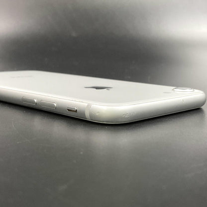 【全額返金保証】【最速発送】Apple iPhone iPhone 8 64GB シルバー Softbank SIMフリー 白ロム 動作確認済 78%
