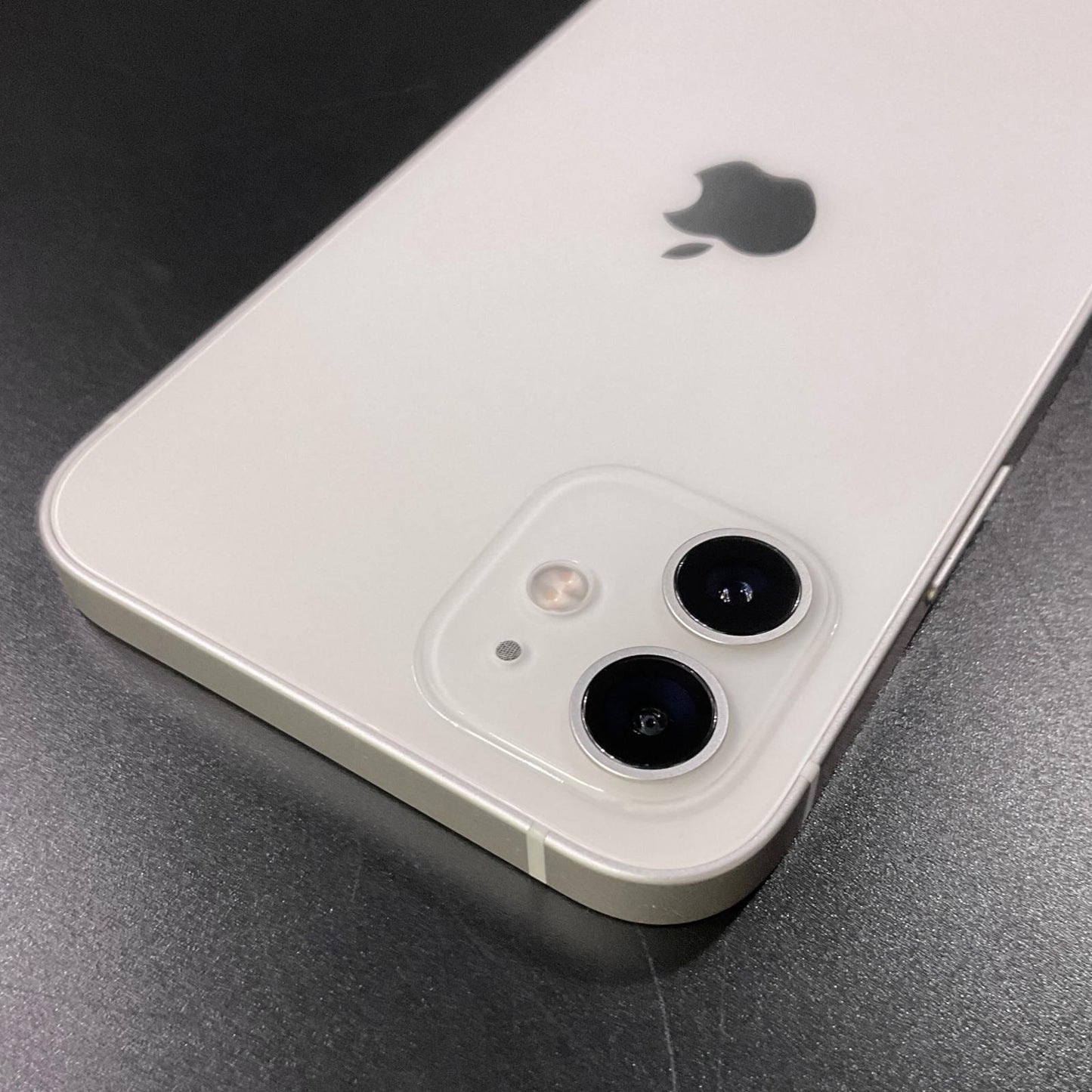 【全額返金保証】【最速発送】Apple iPhone iPhone 12 128GB ホワイト docomo 白ロム 超美品 動作確認済 90%