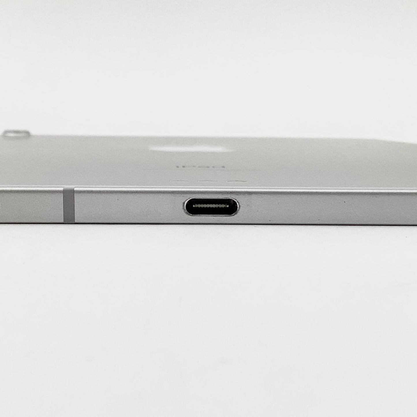 【全額返金保証】【最速発送】Apple iPad Pro 11インチ 第1世代 64GB シルバー WiFi+Cellular docomo 白ロム 動作確認済