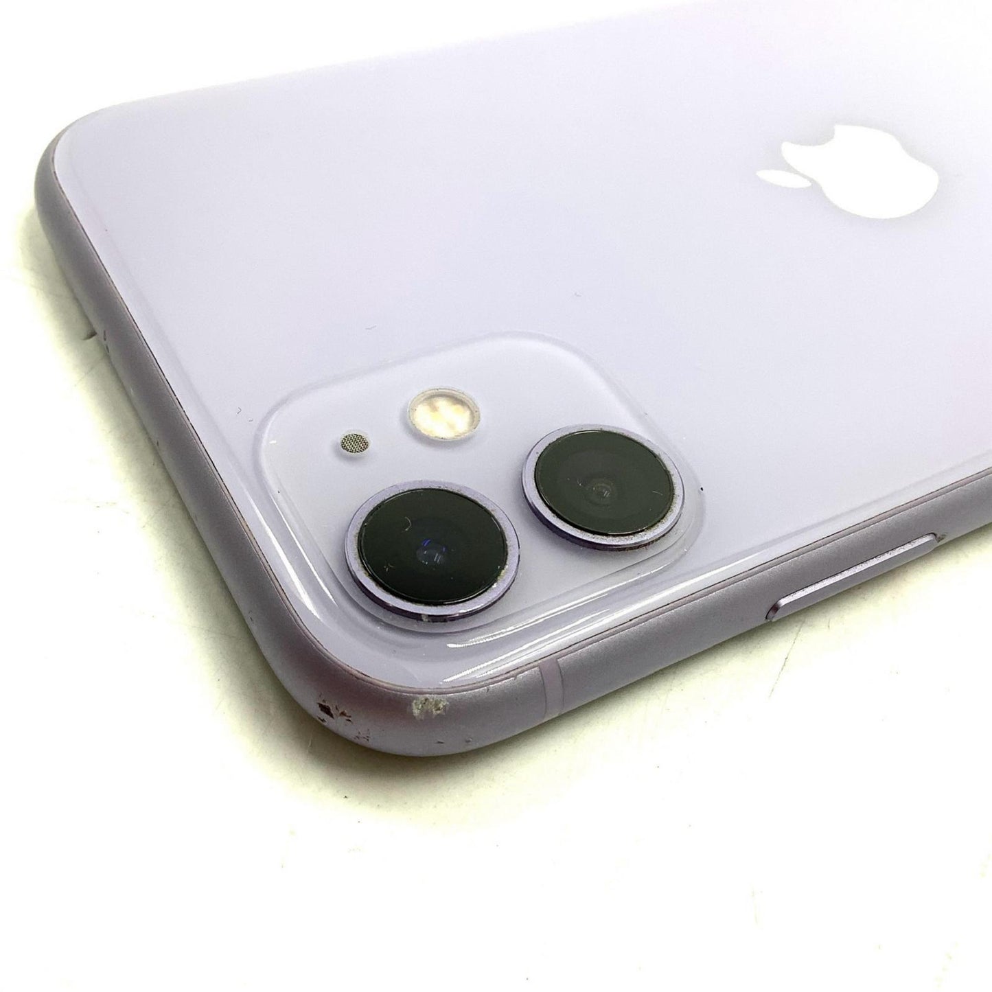 【全額返金保証】【最速発送】Apple iPhone iPhone 11 64GB パープル Softbank 白ロム 動作確認済 79%