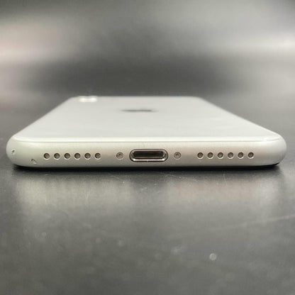 【全額返金保証】【最速発送】Apple iPhone iPhone SE（第2世代） 64GB ホワイト au 白ロム 動作確認済 77%