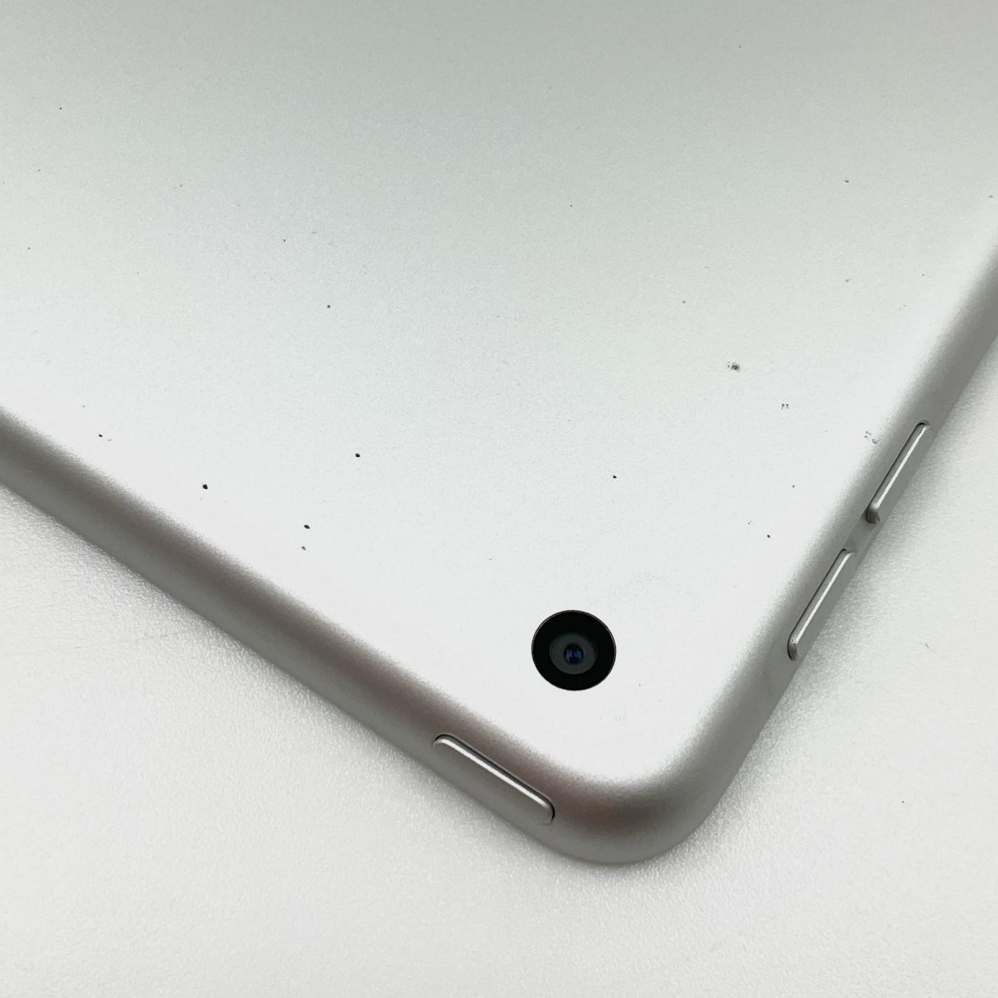 【全額返金保証】【最速発送】Apple iPad iPad 10.2インチ 第9世代 64GB シルバー Wi-Fi 動作確認済