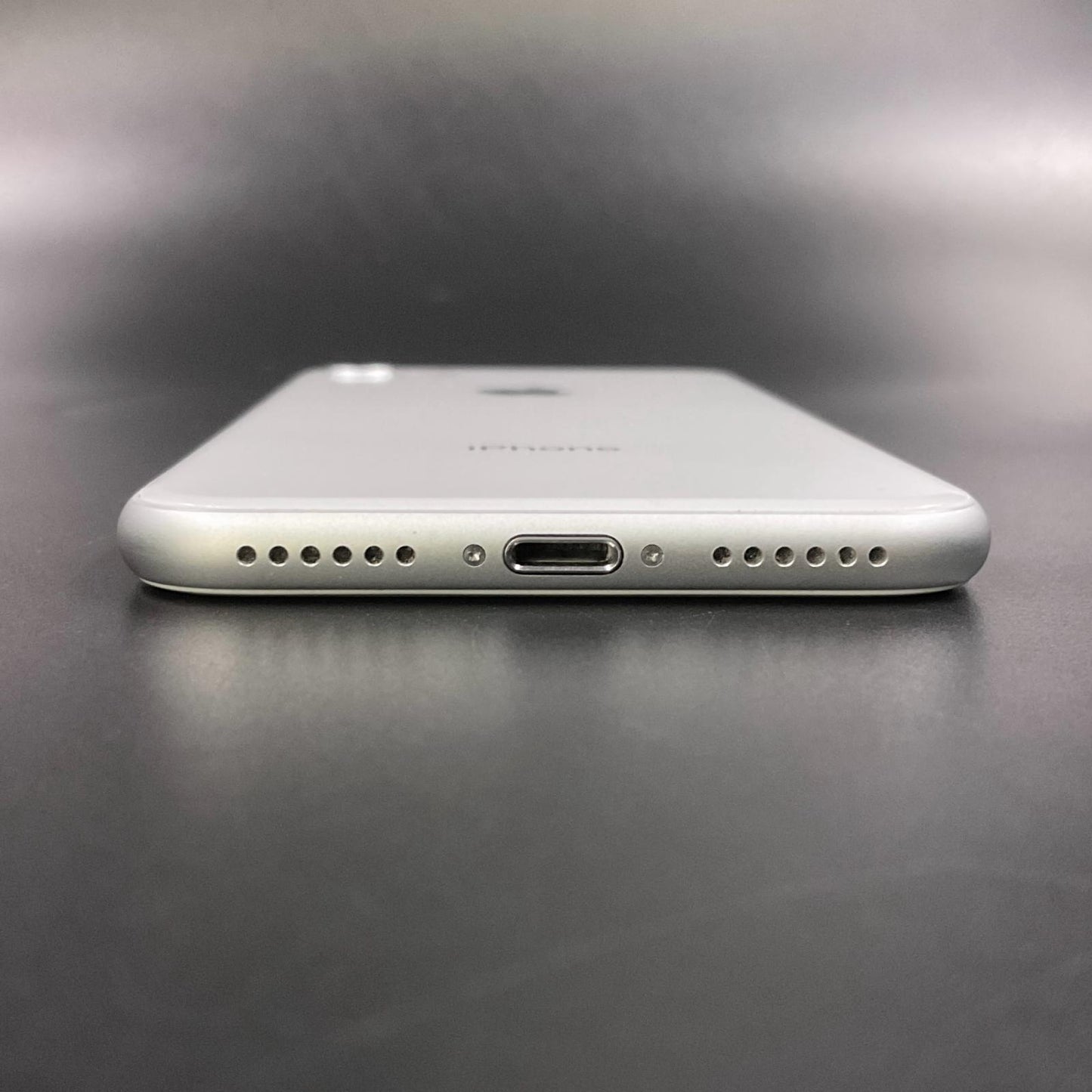 【全額返金保証】【最速発送】Apple iPhone iPhone 8 64GB シルバー Softbank 白ロム 動作確認済 76%
