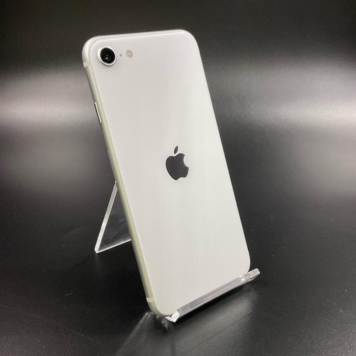 【全額返金保証】【最速発送】Apple iPhone iPhone SE（第2世代） 64GB ホワイト au 白ロム 動作確認済 78%