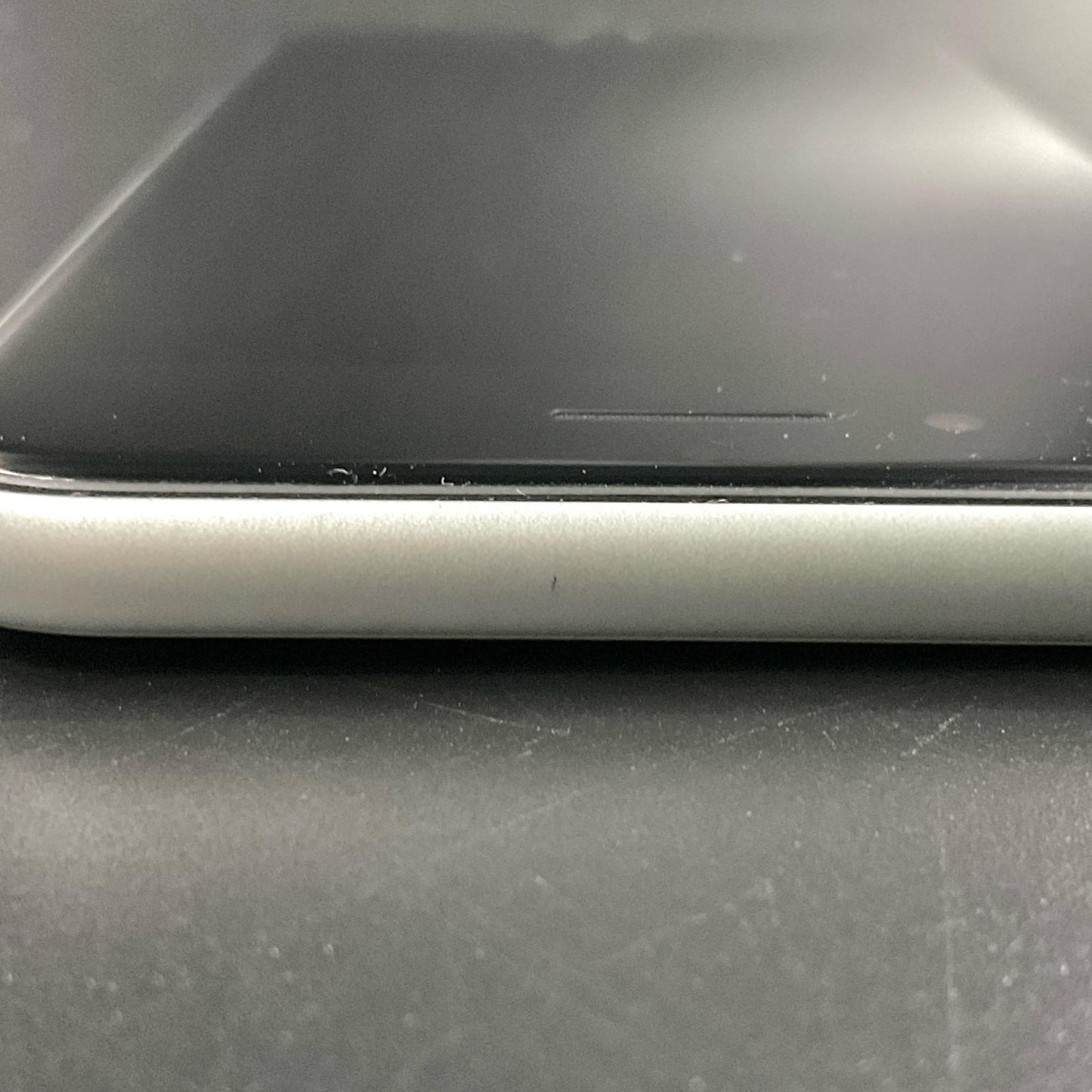 【全額返金保証】【最速発送】Apple iPhone iPhone SE（第2世代） 64GB ホワイト au 白ロム 動作確認済 78%