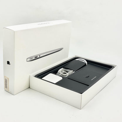 【全額返金保証】【最速発送】Apple MacBook Air 11インチ 2014 デュアルコア intel core i5 4GB SSD 128GB シルバー 94.1% 動作確認済