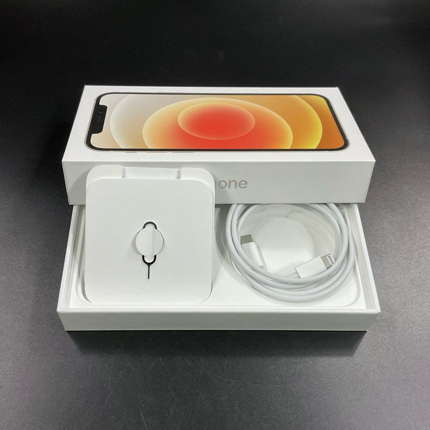 【全額返金保証】【最速発送】Apple iPhone iPhone 12 64GB ホワイト au 白ロム 動作確認済 83%
