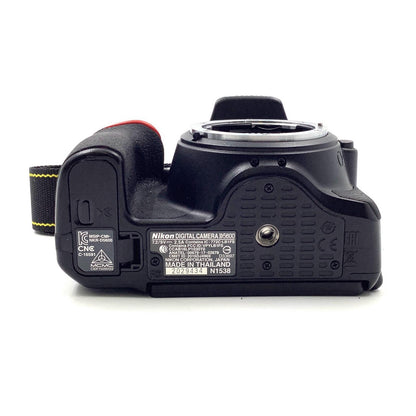 【全額返金保証】【最速発送】Nikon デジタル一眼 D5600 ボディ ブラック 動作確認済