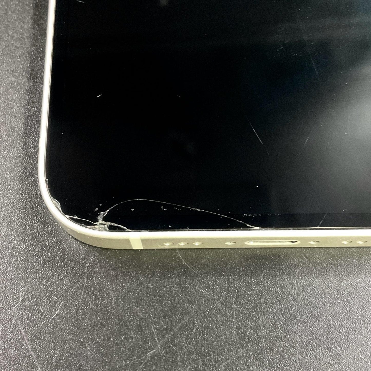 【最速発送】Apple iPhone iPhone 13 128GB スターライト au【難有】 99%
