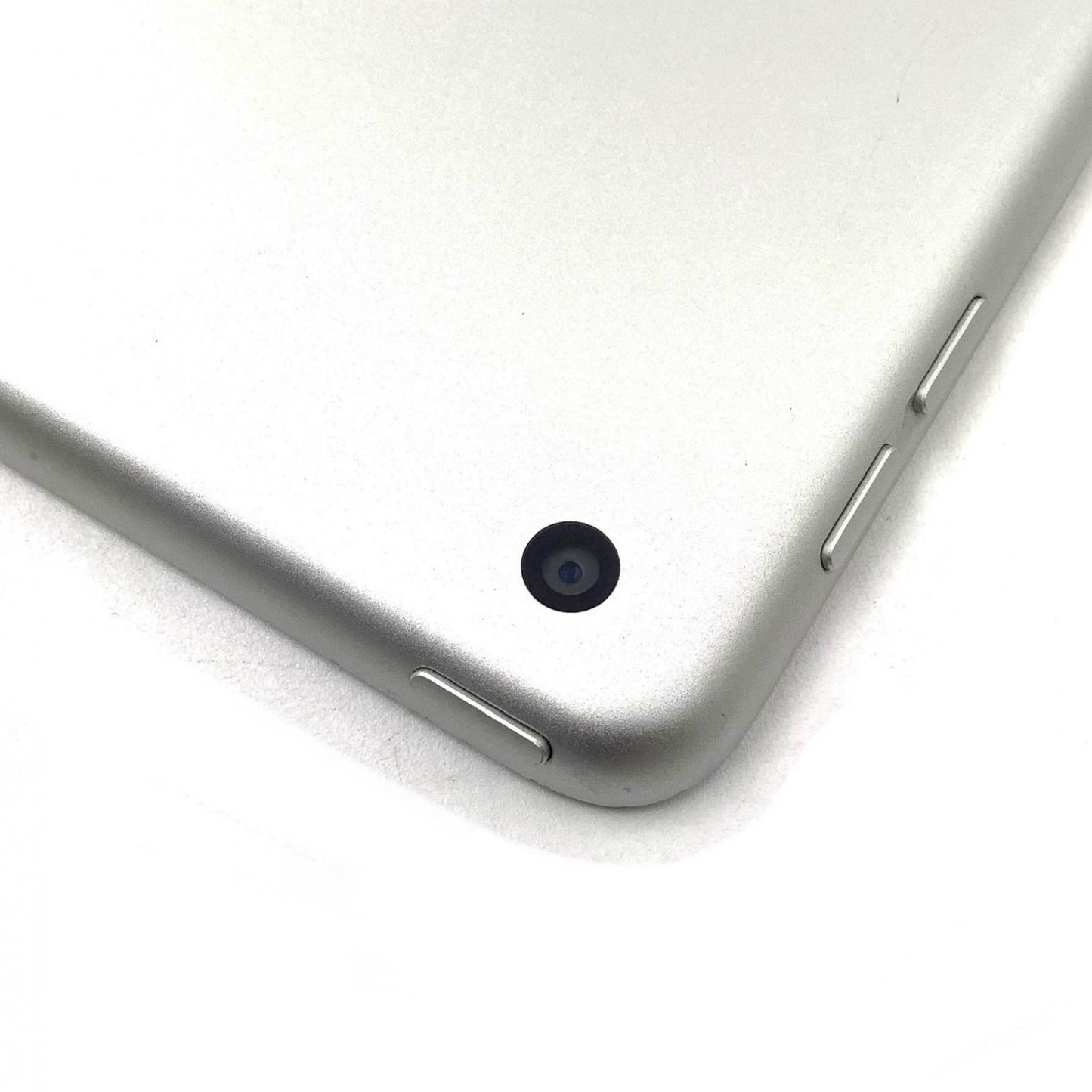 【全額返金保証】【最速発送】Apple iPad iPad 10.2インチ 第8世代 32GB シルバー Wi-Fi 動作確認済