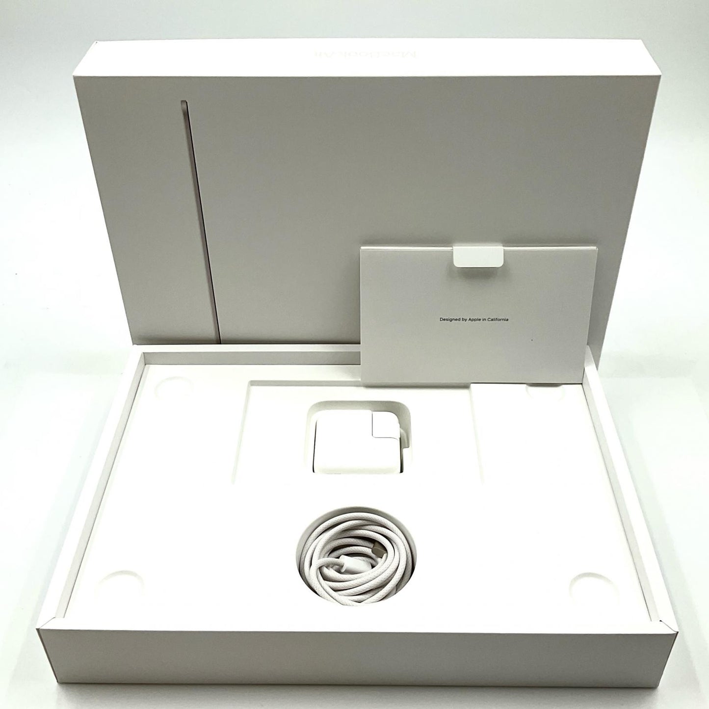 【全額返金保証】【最速発送】Apple MacBook Air 13インチ 2022 Apple M2 16GB SSD 256GB スターライト 100% 超美品 動作確認済