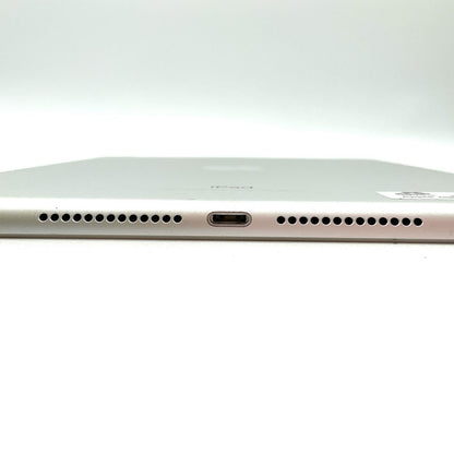 【全額返金保証】【最速発送】Apple iPad iPad 9.7インチ 第5世代 32GB シルバー WiFi+Cellular docomo 白ロム 動作確認済