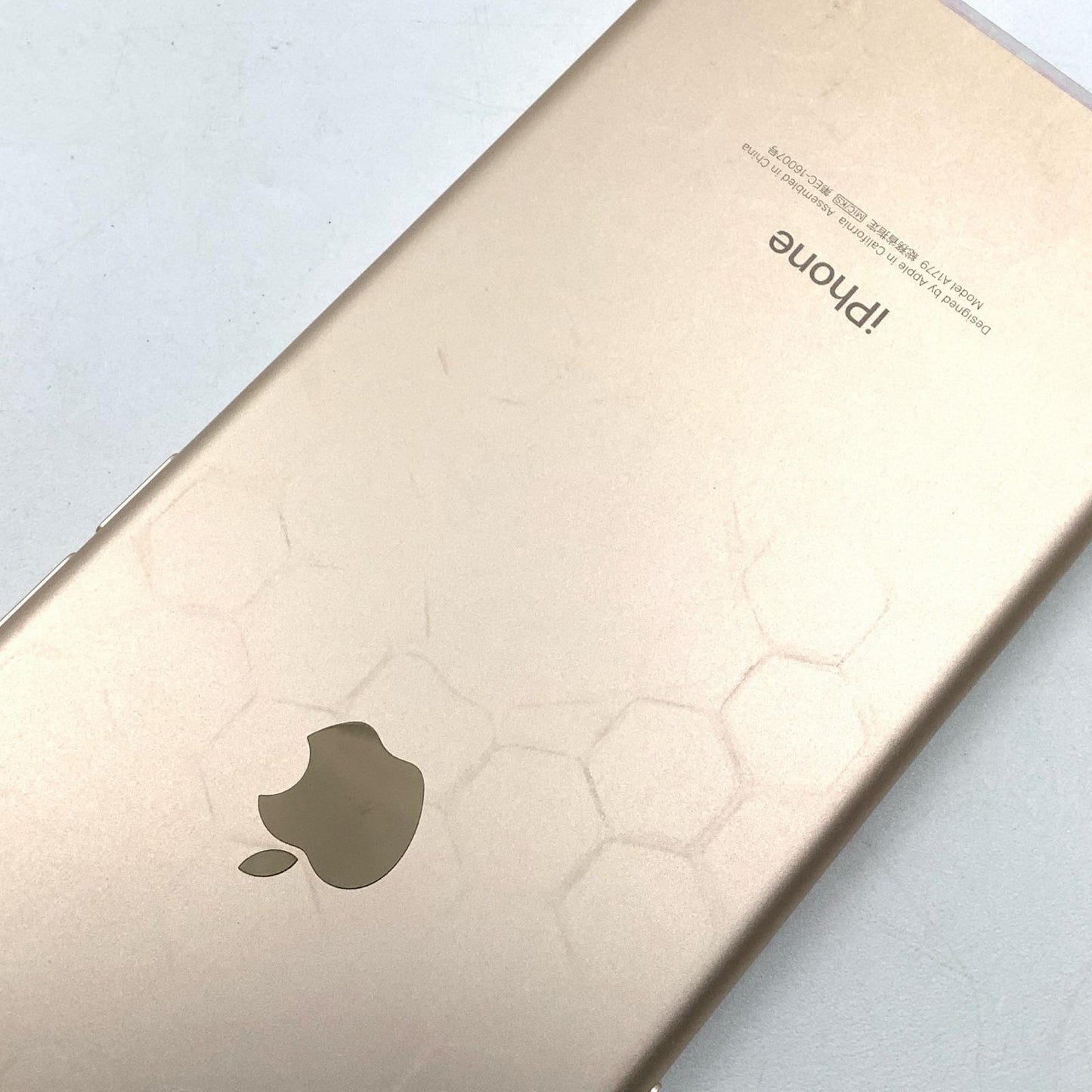 【全額返金保証】【最速発送】Apple iPhone iPhone 7 32GB ゴールド docomo 白ロム 動作確認済 80%