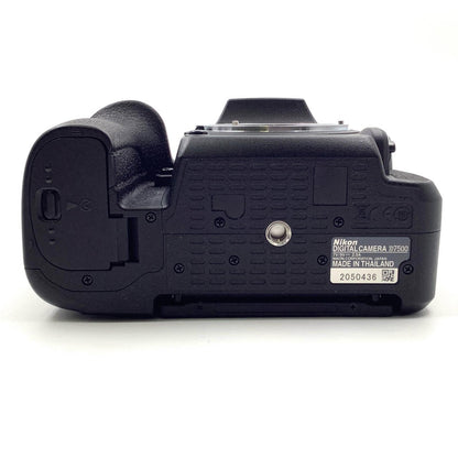 【全額返金保証】【最速発送】Nikon デジタル一眼 D7500 ボディ ブラック 美品 動作確認済