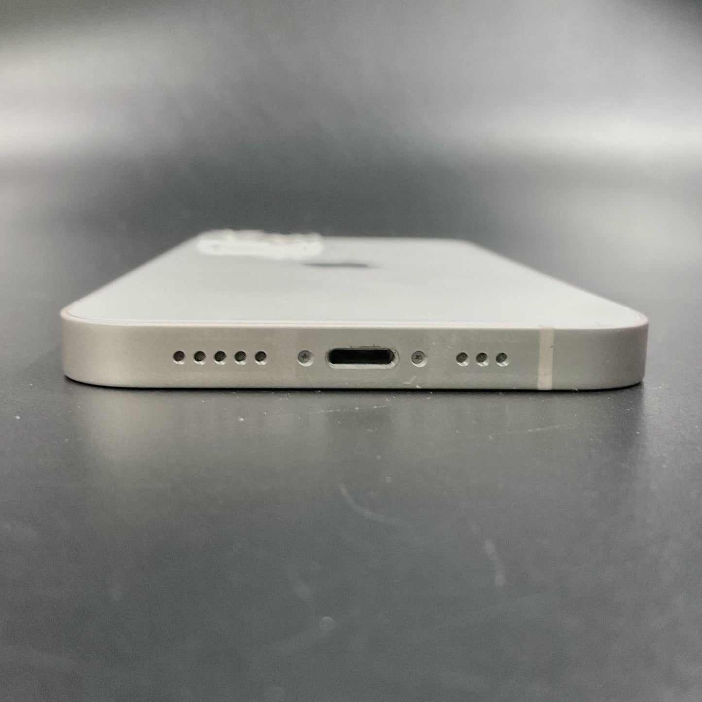 【全額返金保証】【最速発送】Apple iPhone iPhone 13 256GB スターライト docomo SIMフリー 白ロム 動作確認済 83%