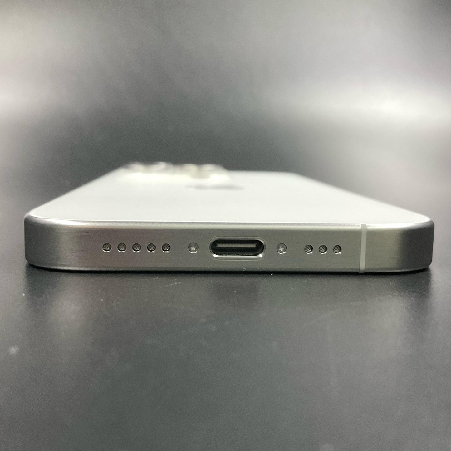 【全額返金保証】【最速発送】Apple iPhone iPhone 15 Pro 256GB ホワイトチタニウム docomo 白ロム 動作確認済 100%