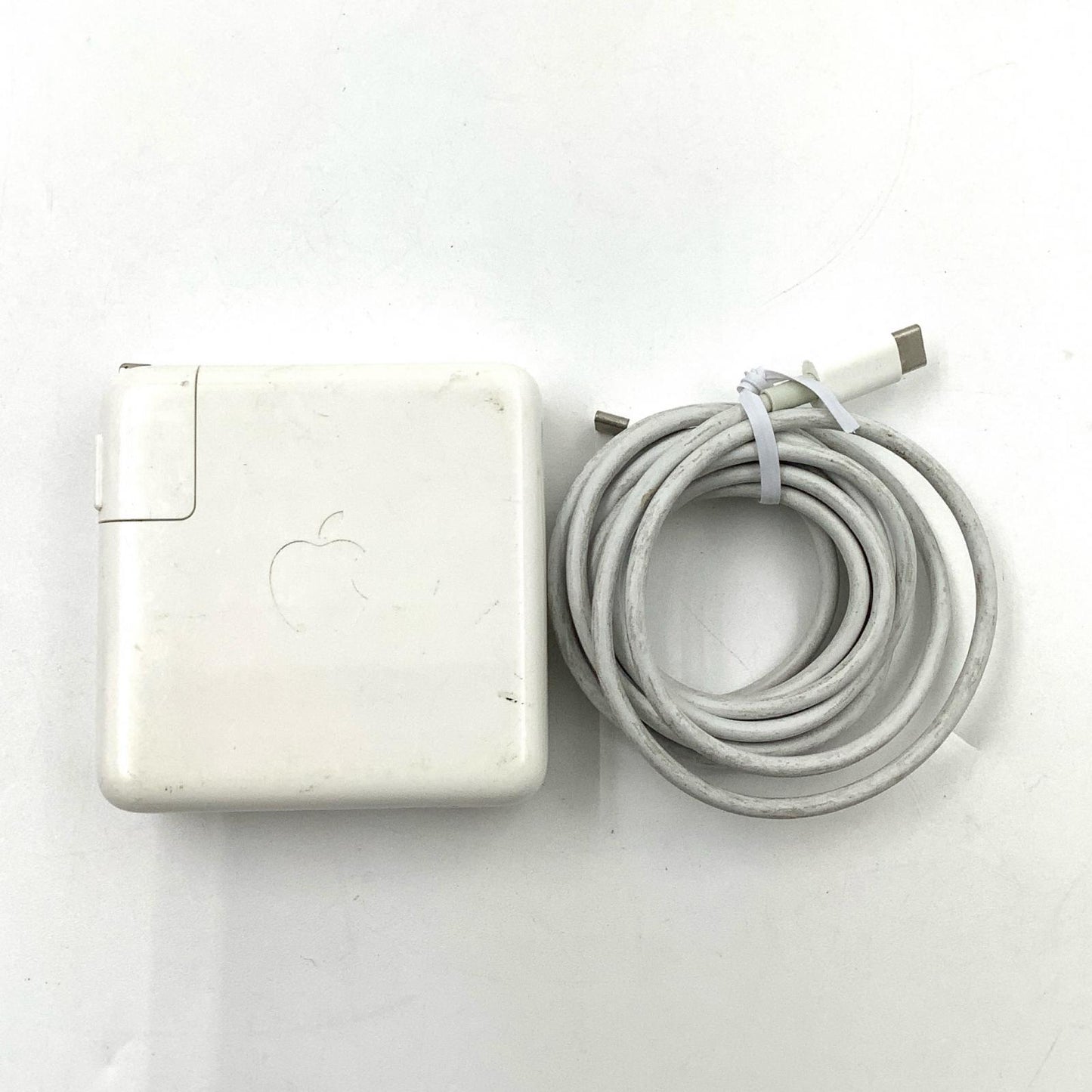 【最速発送】Apple MacBook Pro 15.4インチ 2016 2.7 GHz クアッドコア Intel Core i7 16GB SSD 512GB シルバー 75.9%【難有】