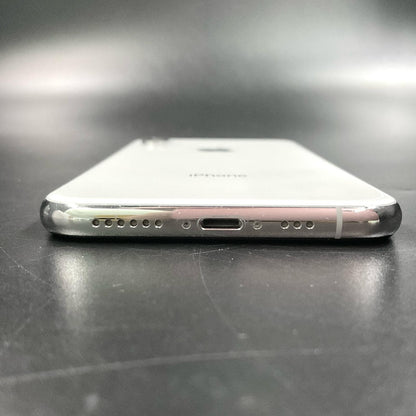 【全額返金保証】【最速発送】Apple iPhone iPhone XS 64GB シルバー au 白ロム 動作確認済 74%