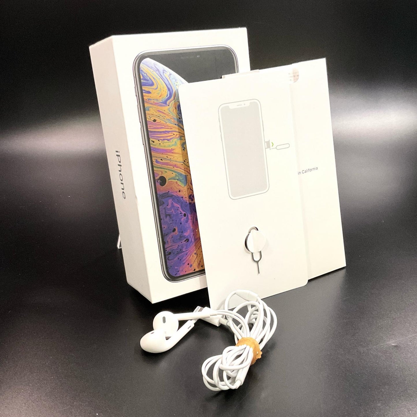 【全額返金保証】【最速発送】Apple iPhone iPhone XS 64GB シルバー au 白ロム 動作確認済 74%