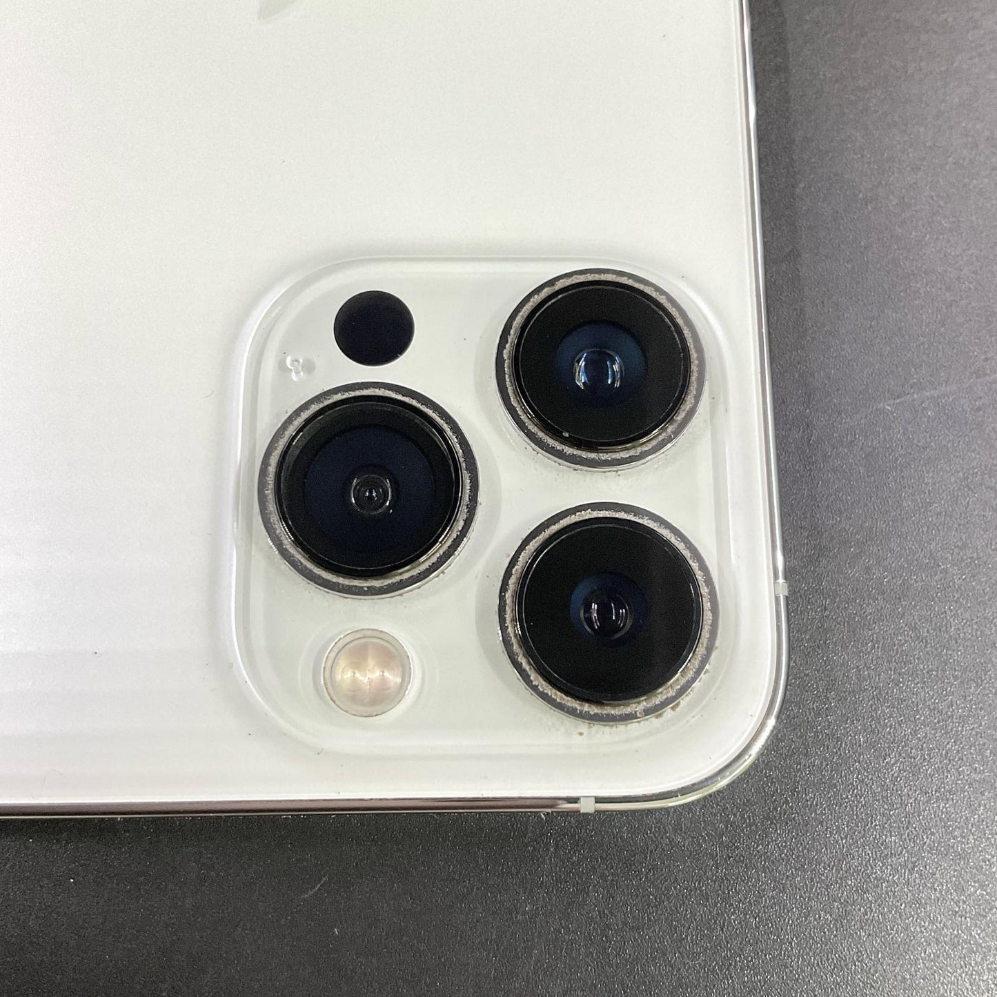 【全額返金保証】【最速発送】Apple iPhone iPhone 13 Pro 256GB シルバー au 動作確認済 72%