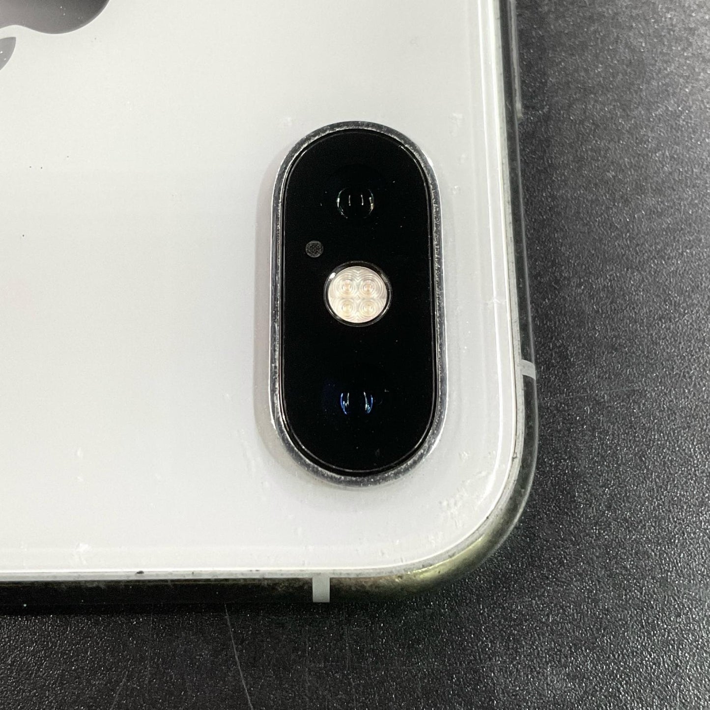 【最速発送】Apple iPhone iPhone XS 256GB シルバー docomo 白ロム【難有】