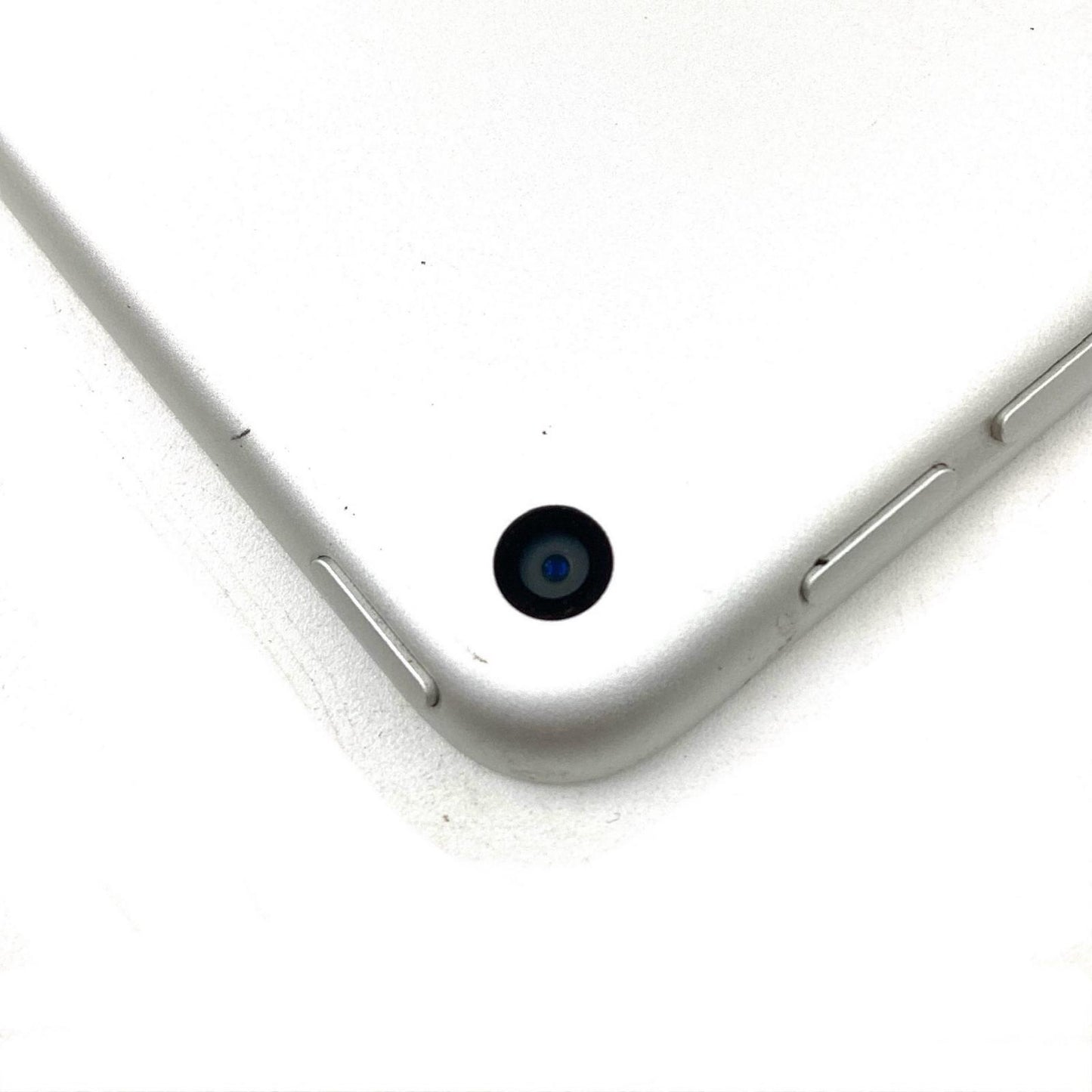【全額返金保証】【最速発送】Apple iPad Air 10.5インチ 第3世代 64GB シルバー Wi-Fi 動作確認済