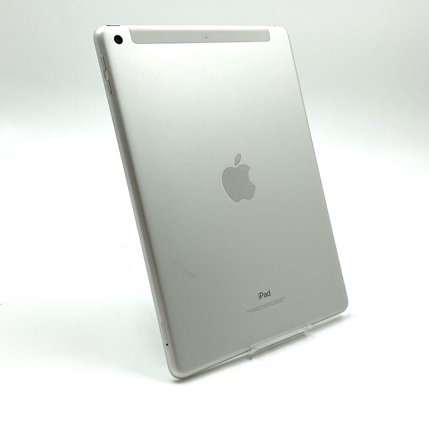【全額返金保証】【最速発送】Apple iPad iPad 9.7インチ 第5世代 32GB シルバー WiFi+Cellular docomo SIMフリー 白ロム 動作確認済