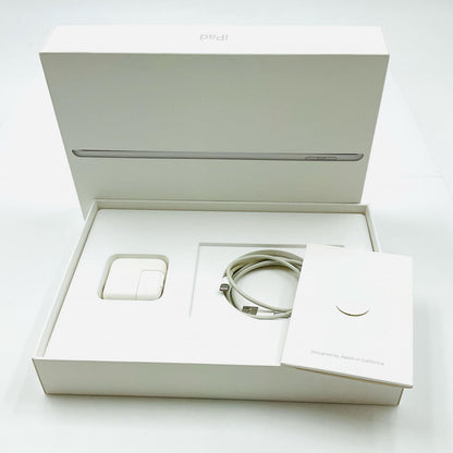 【全額返金保証】【最速発送】Apple iPad iPad 9.7インチ 第5世代 32GB シルバー WiFi+Cellular docomo SIMフリー 白ロム 動作確認済