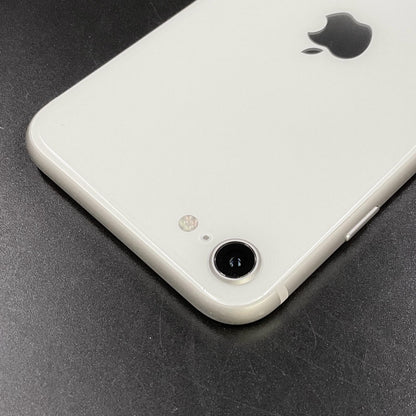 【全額返金保証】【最速発送】Apple iPhone iPhone SE（第3世代） 64GB スターライト au 白ロム 動作確認済 84%